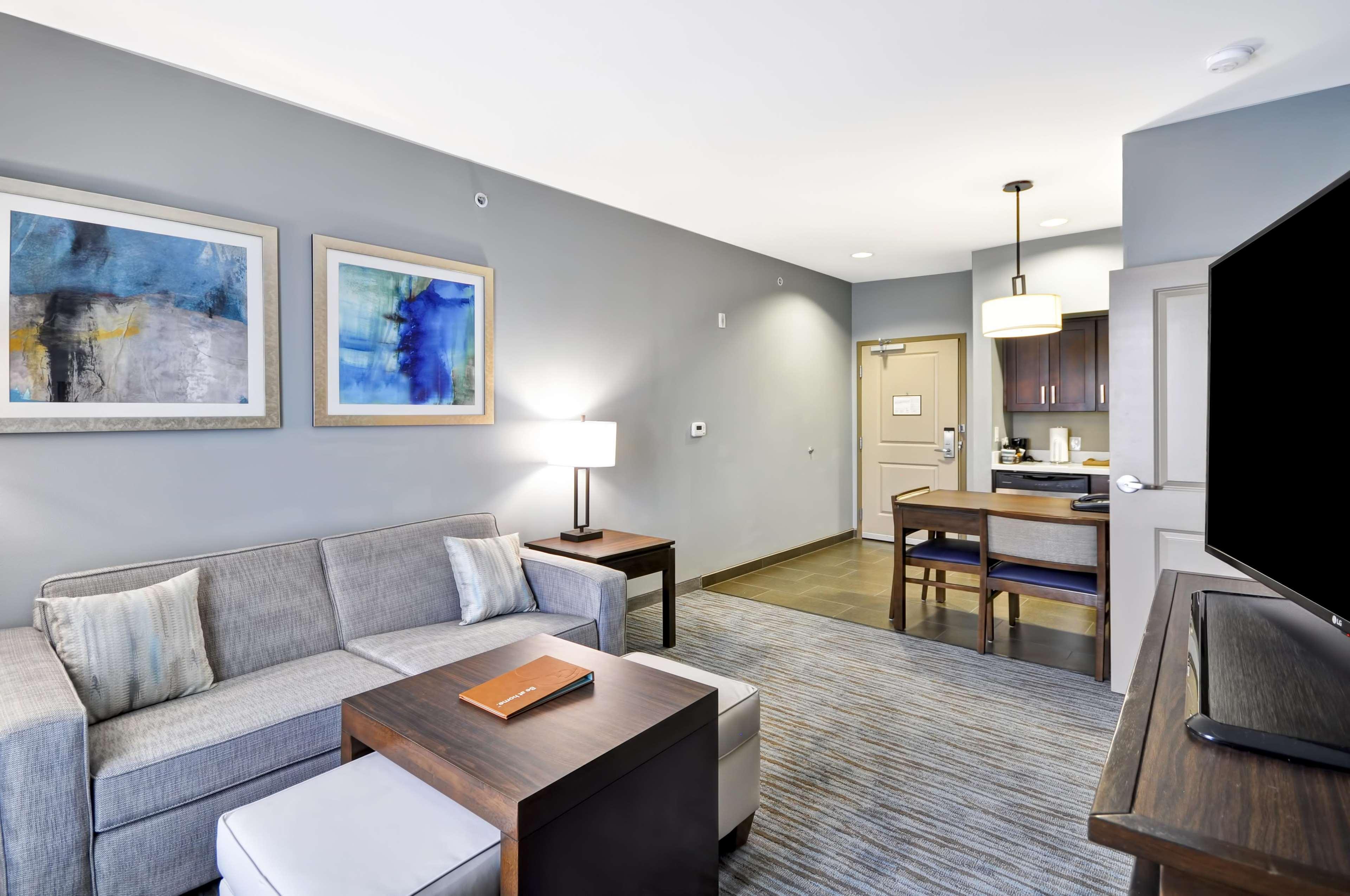Homewood Suites By Hilton Нью Браунфелс Экстерьер фото