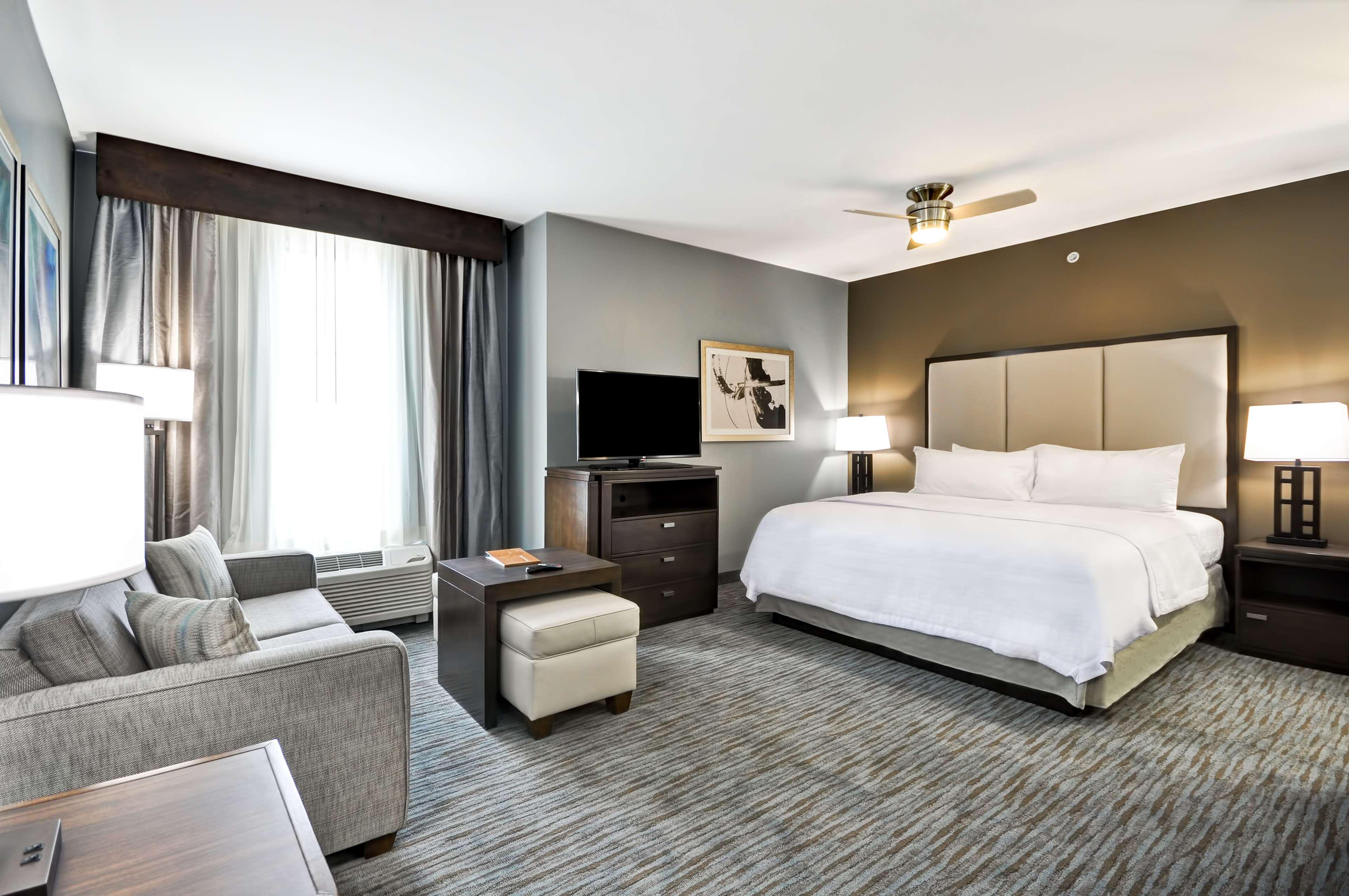 Homewood Suites By Hilton Нью Браунфелс Экстерьер фото