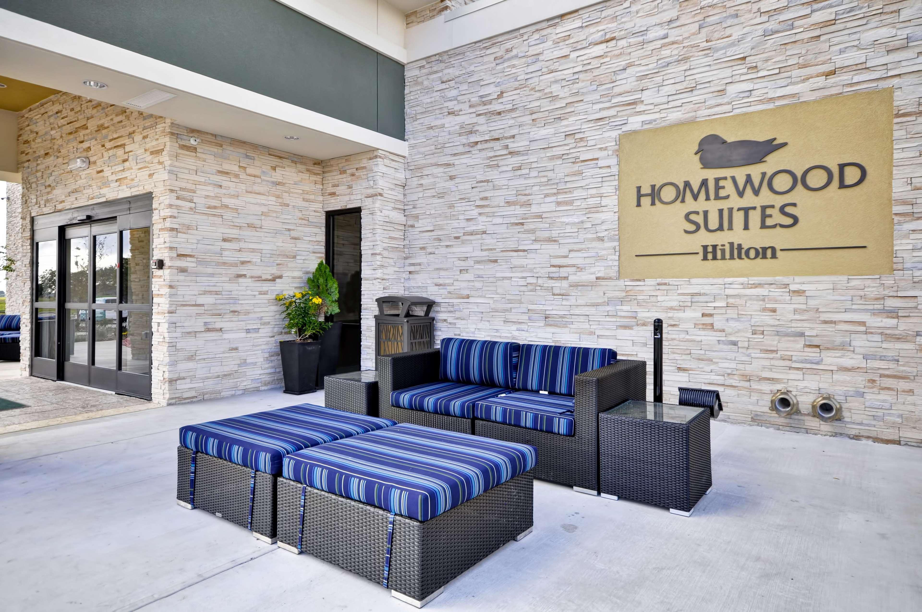 Homewood Suites By Hilton Нью Браунфелс Экстерьер фото