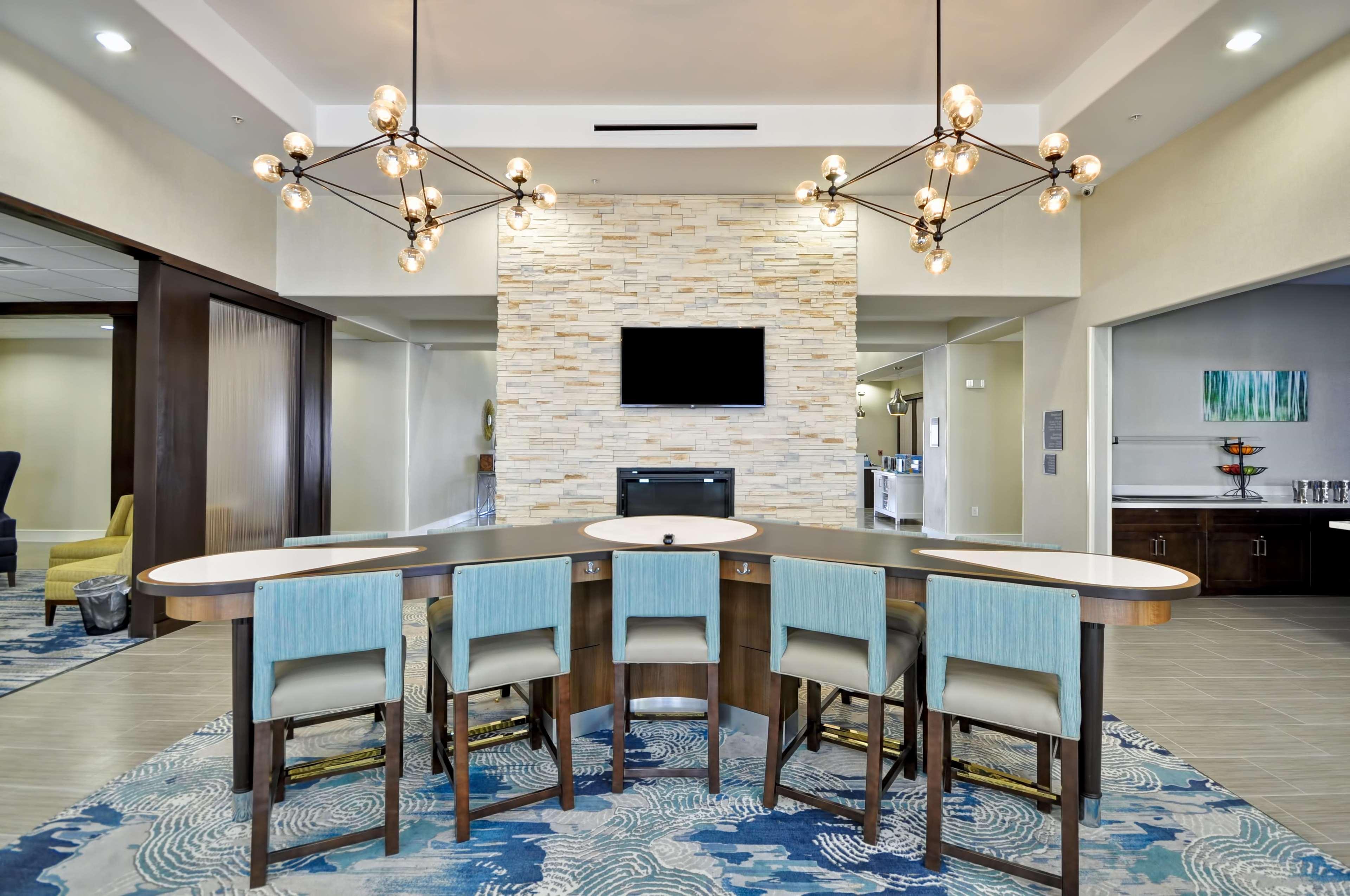 Homewood Suites By Hilton Нью Браунфелс Экстерьер фото