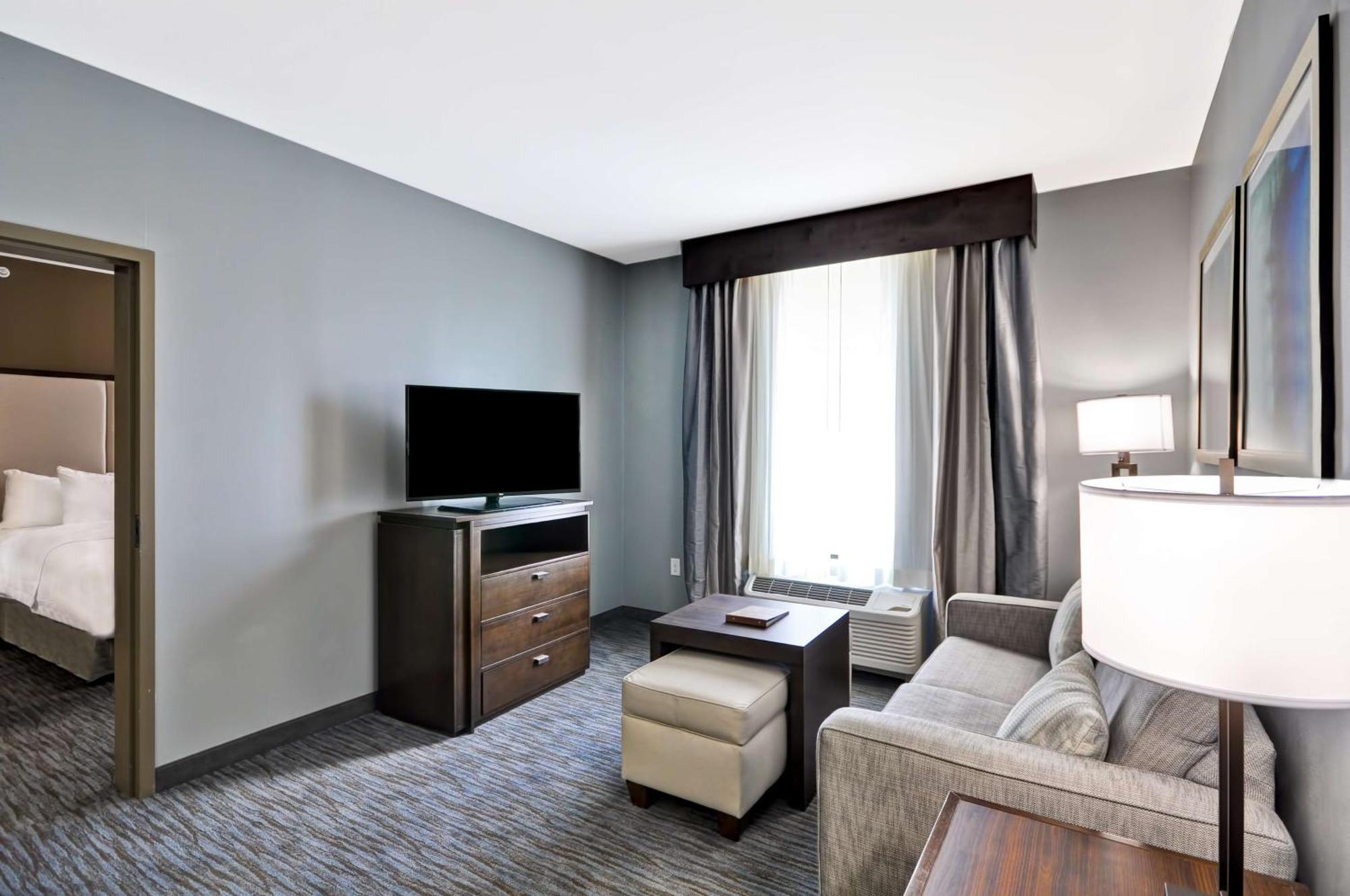 Homewood Suites By Hilton Нью Браунфелс Экстерьер фото